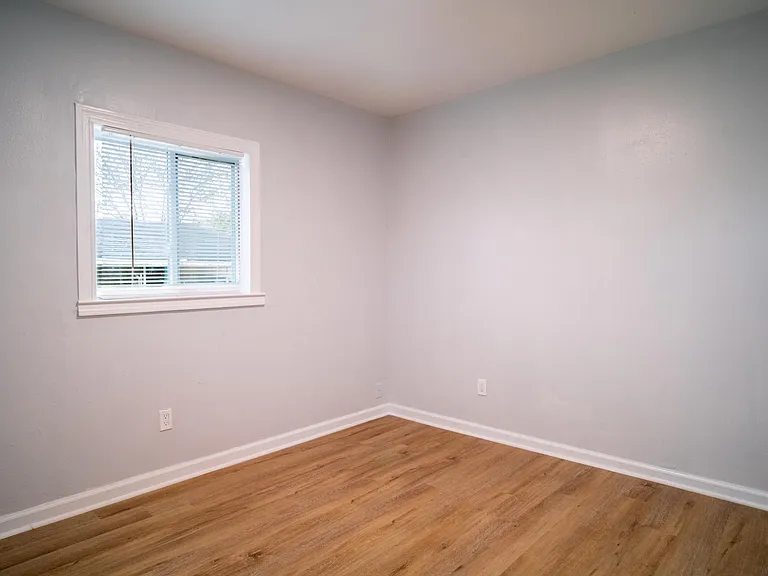 3825 Crane Dr NE — Photo 12