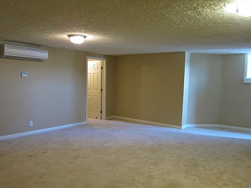 2nd image of 830 Maplehurst Ct APT 32