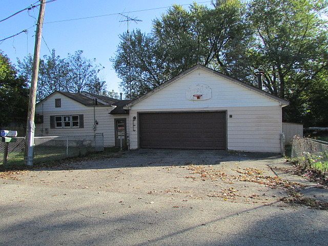 1st image of 26961 N Elm St