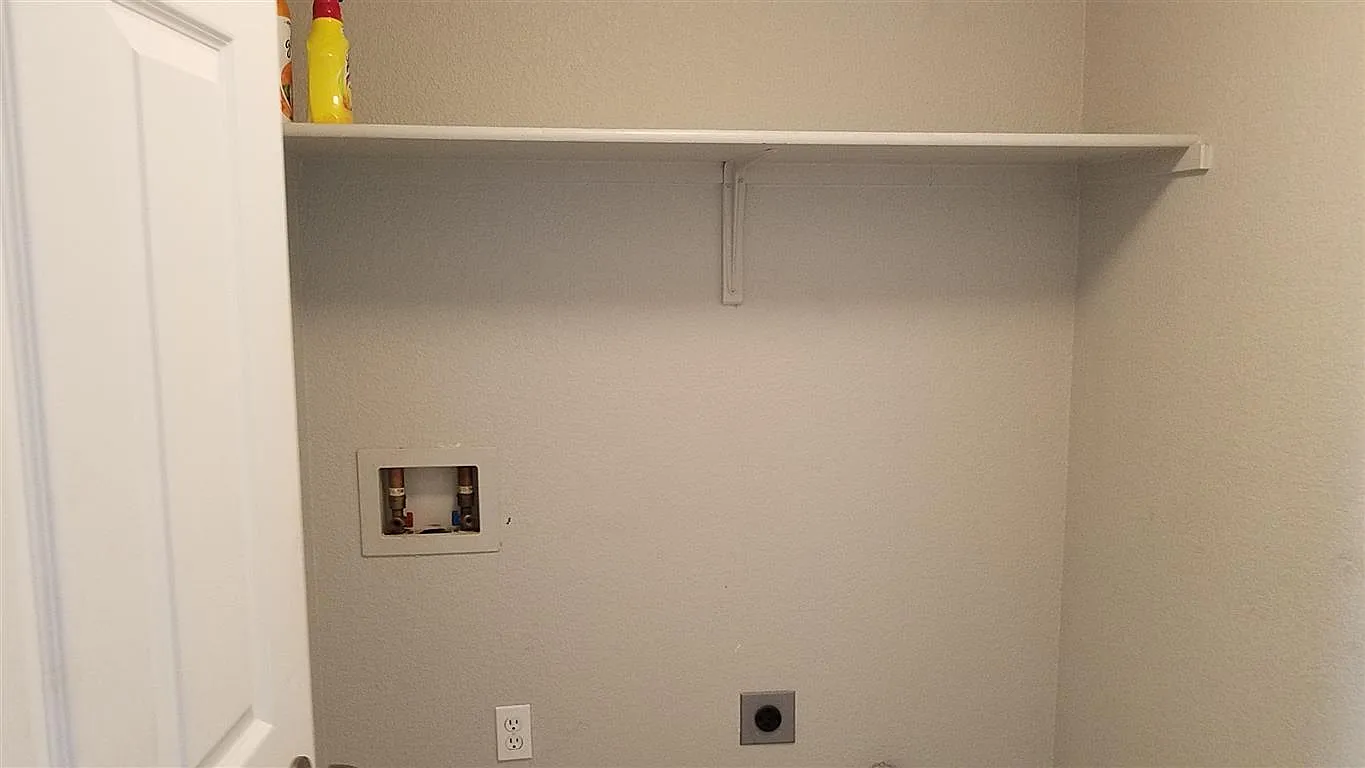 1 Casper Ct — Photo 3
