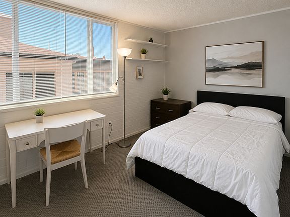 3rd image of 540 Kelton Ave APT 204