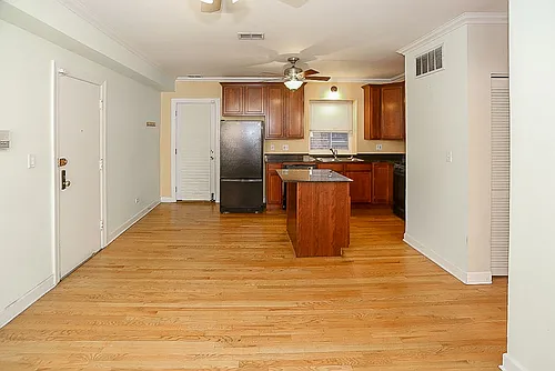 638 W Roscoe St #1 Photo 1