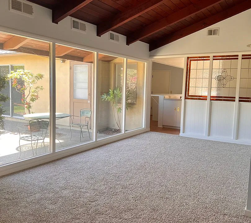1143 Solana Dr