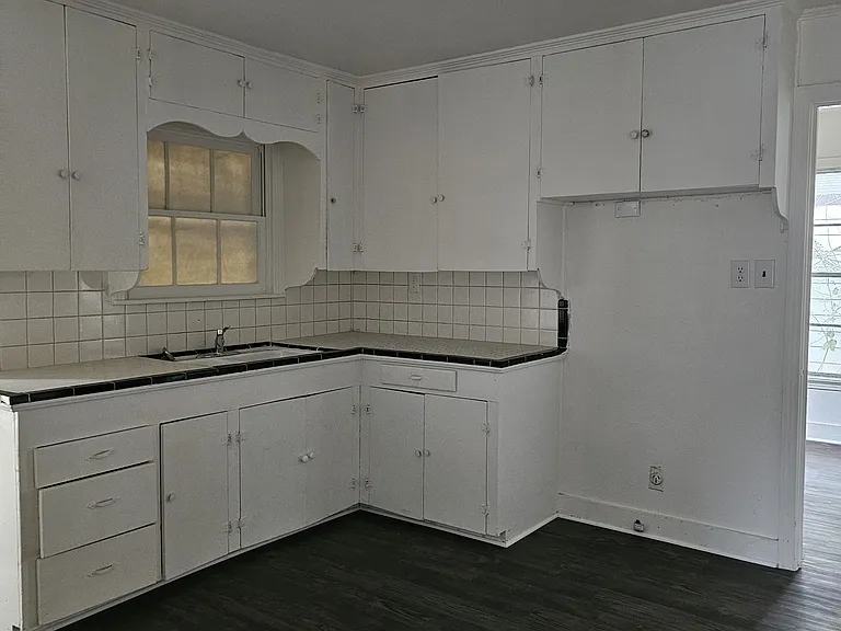 1221 Bluebird Dr — Photo 6