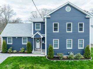 177 Meadows End Rd, Milford, CT 06460