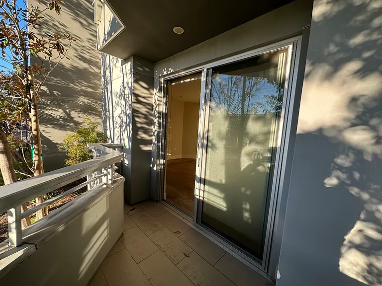 1666 Greenfield Ave #102 — Photo 17