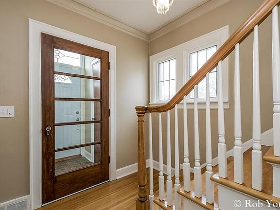 4th image of 2318 Lafayette Ave SE