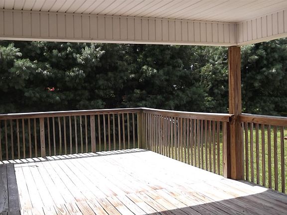 4th image of 190 Florence Cir