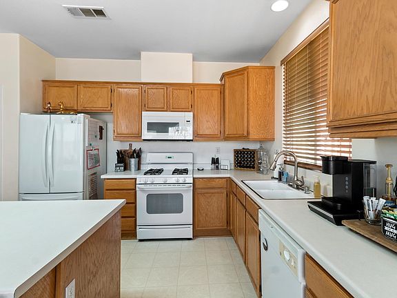 4th image of 12310 Andrea Dr