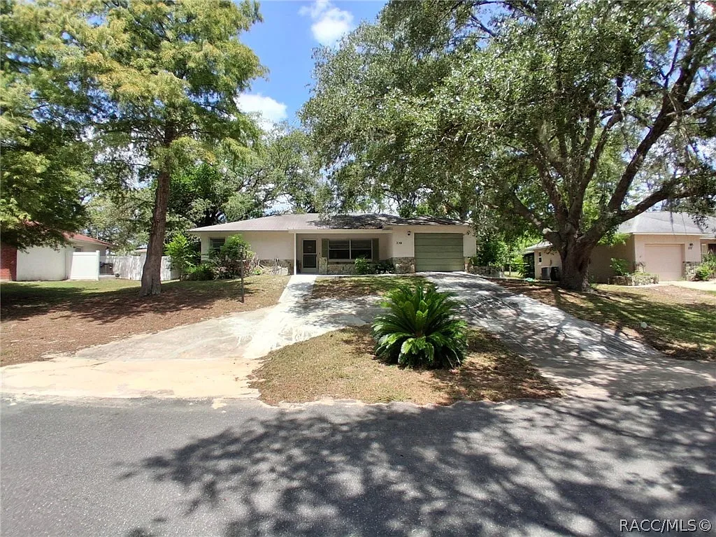 2 bed, 1.5 bath, 1240 sqft, $1,500 — Photo 1