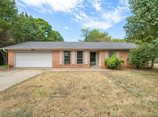 106 Hiawatha St, Poteau, OK 74953