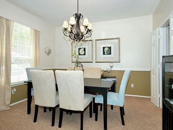 Formal Dining Room With Chair Rail Molding 