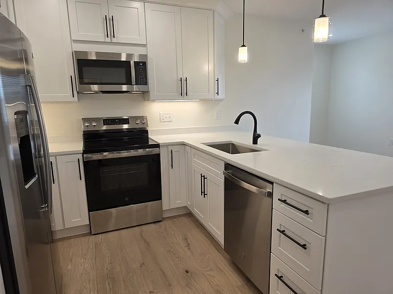 442 Main St #1 — Photo 7