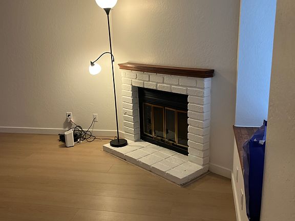 Living room. (fireplace not for use)