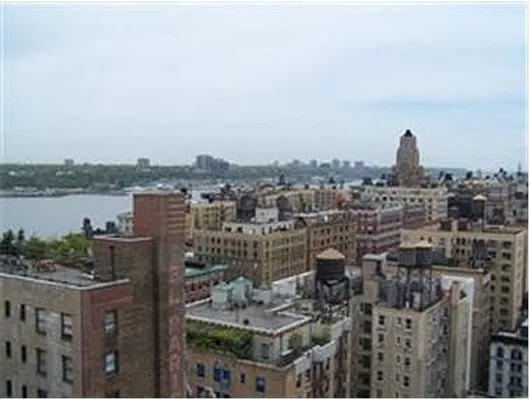 Rented by Douglas Elliman | media 14