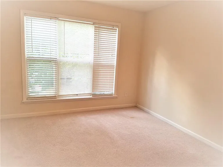 3645 Postwaite Cir — Photo 15
