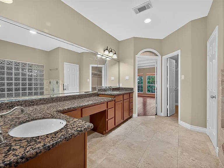 1015 Stanford St — Photo 42