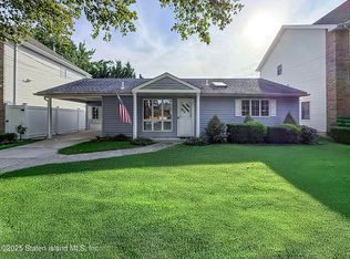 238 Montreal Ave, Staten Island, NY 10306
