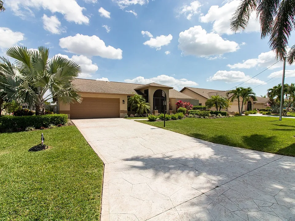 5605 SW 11th Ave