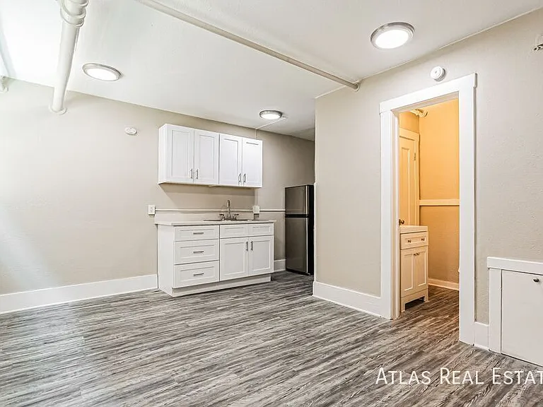 970 N Pearl St #D — Photo 4