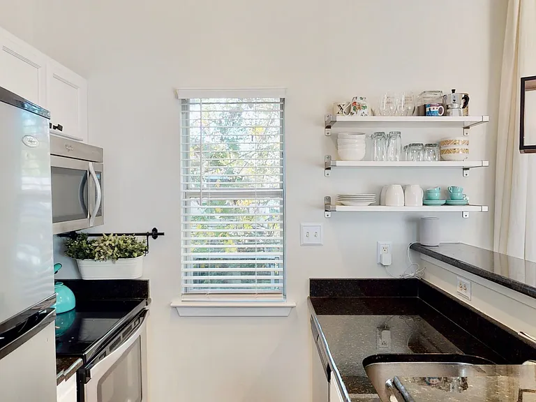2058 Atherton Heights Ln — Photo 13
