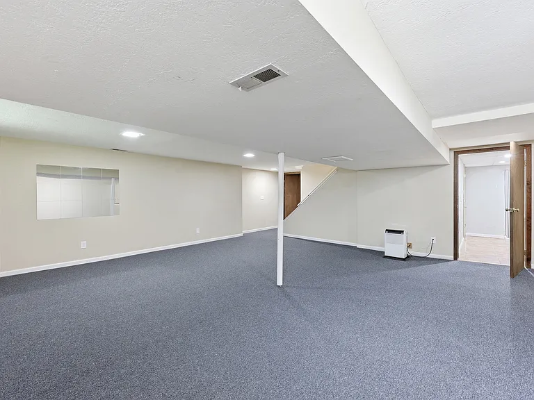 205 Brownsfell Dr — Photo 32