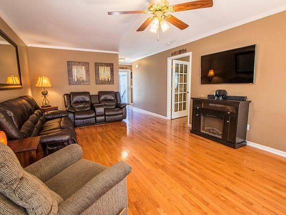 7866 Laurelton Drive-2