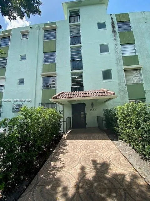 1530 SW 2nd St #101