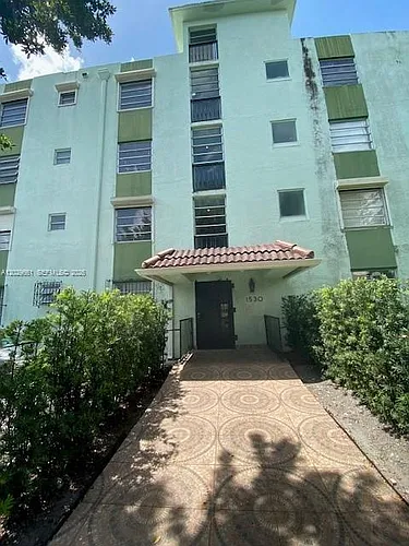 1530 SW 2nd St #101 Photo 1