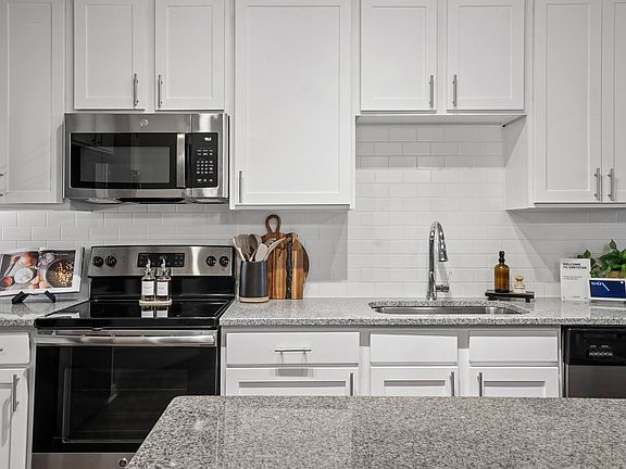 5th image of 5115 Park Rd APT 206