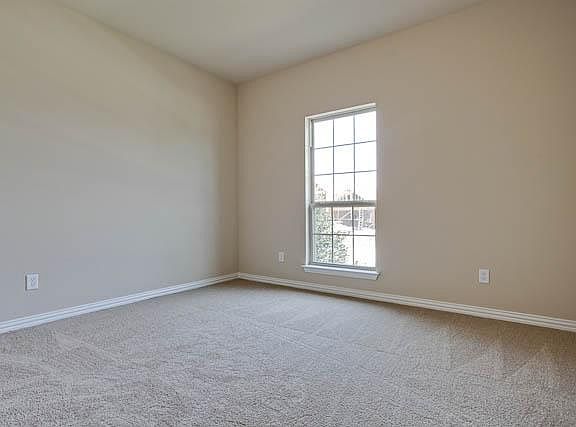 4th image of 3030 Francesca Dr