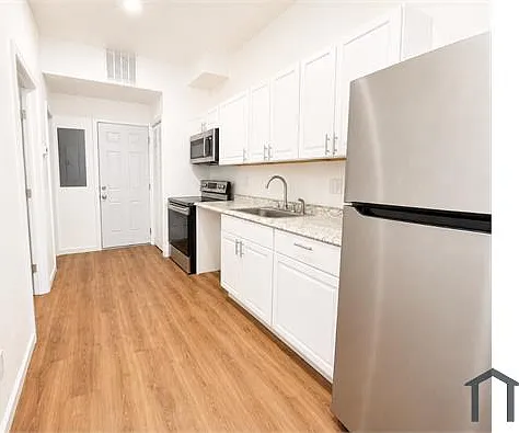 318 N Paca St #9 — Photo 4