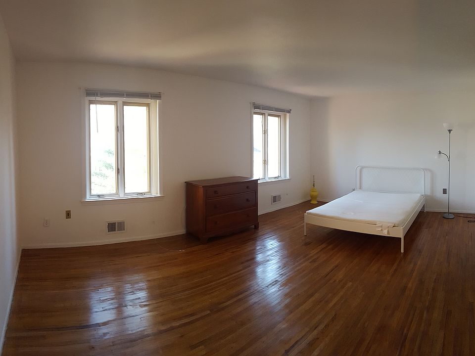 2nd image of 34 Phelps Ave #1