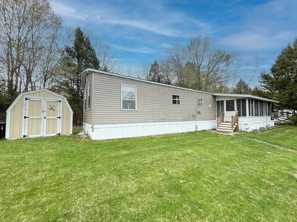 35 Round Stone Road, Mount Vernon, ME 04352