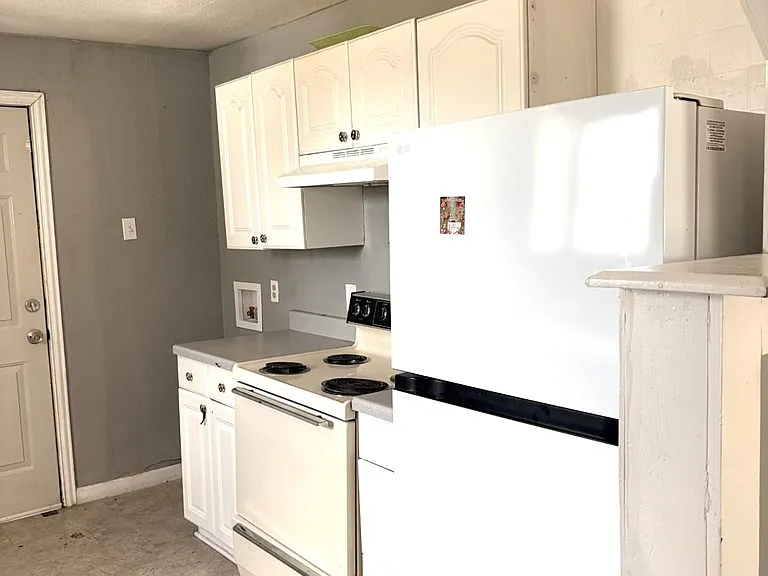 324 Lindy Ave — Photo 6