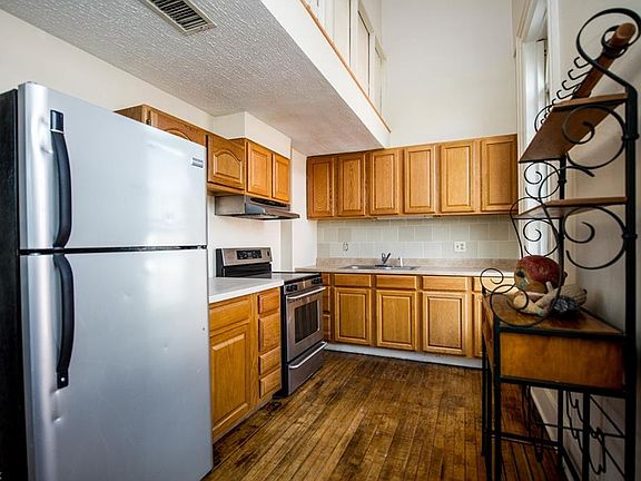 2nd image of 651 Wheeling Ave Ste 1