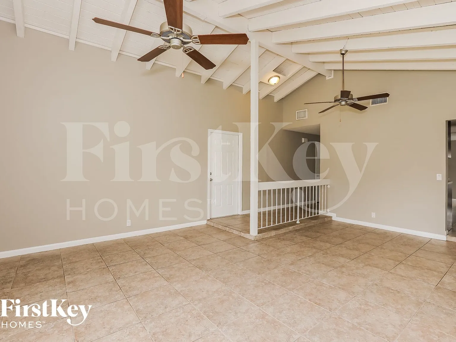 3 bed, 2.0 bath, 2230 sqft, $4,065 — Photo 3