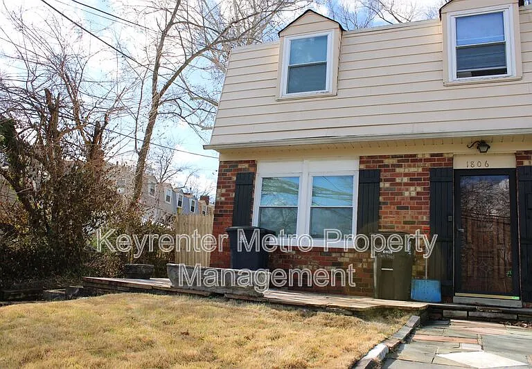 1806 Palmer Park Rd — Photo 1