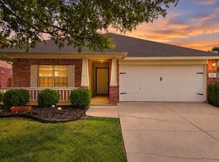 1605 Cardinal Way, Aubrey, TX 76227