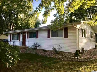 304 Sycamore St, Payson, IL 62360