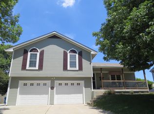 714 Feldspar St, Kearney, MO 64060