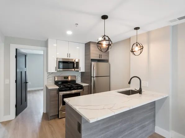 67 Chelsea St, Boston, MA