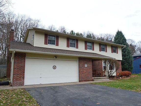3rd image of 26 Brentwood Ln