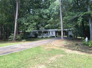 1420 Pullman Ln, Greensboro, GA 30642