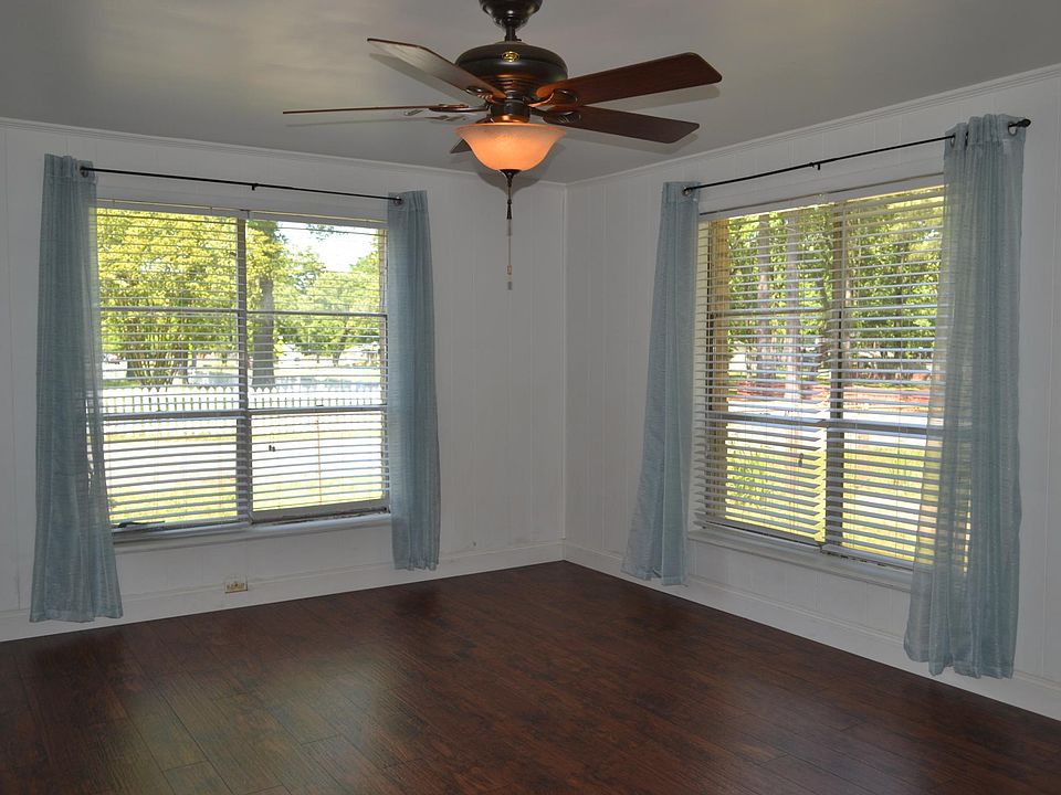Front living space