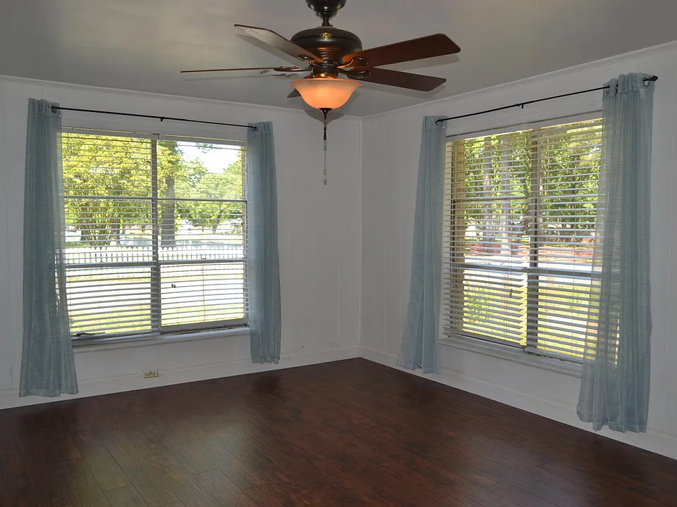 Front living space