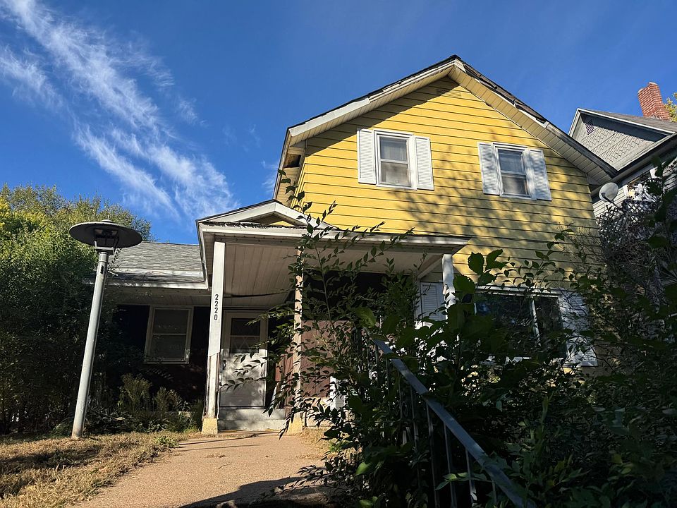 2nd image of 2220 2nd St