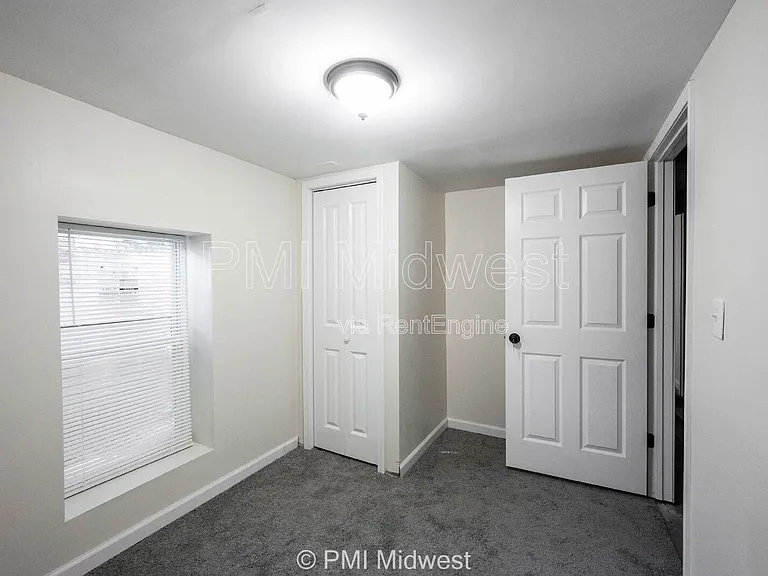 512 N Chester Ave — Photo 21
