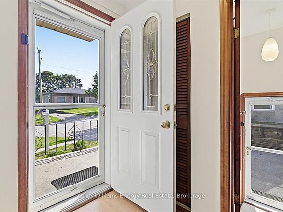 5th image of 216 College Ave
