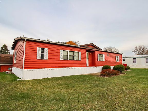 2nd image of 211 Sand Dr